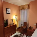 Hogar, A Modo De