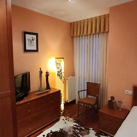 Hogar, A Modo De